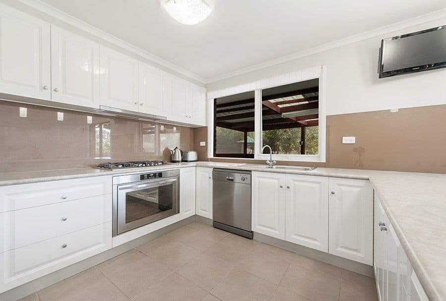 1 Ealing Close, Craigieburn VIC 3064, Craigieburn - Thumbnail 3