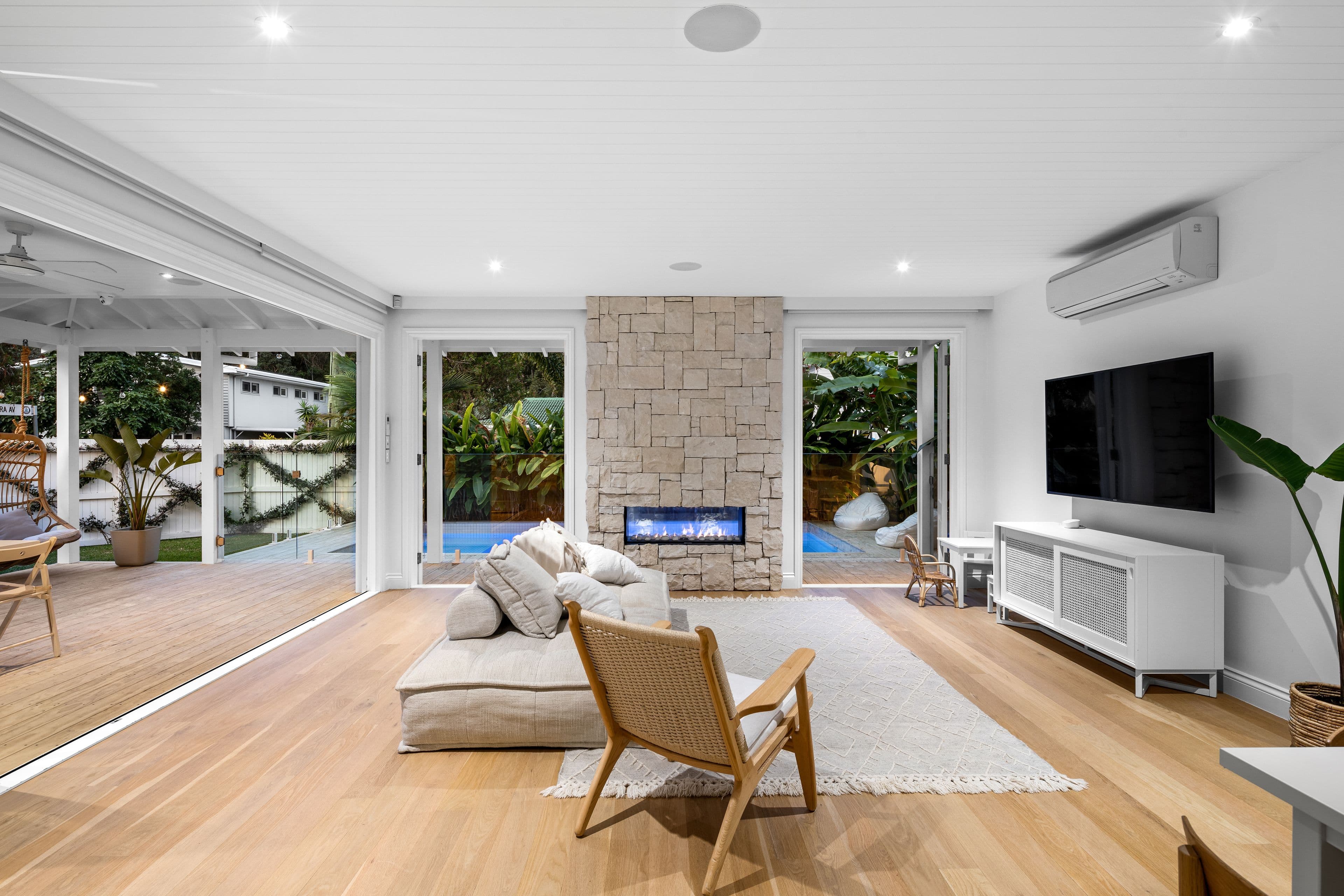 9 Guyra Avenue, Burleigh Heads QLD 4220, Burleigh Heads - Thumbnail 7