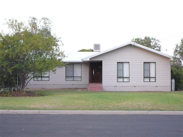 11 Everingham Avenue, ROMA QLD 4455, Roma - Image 1