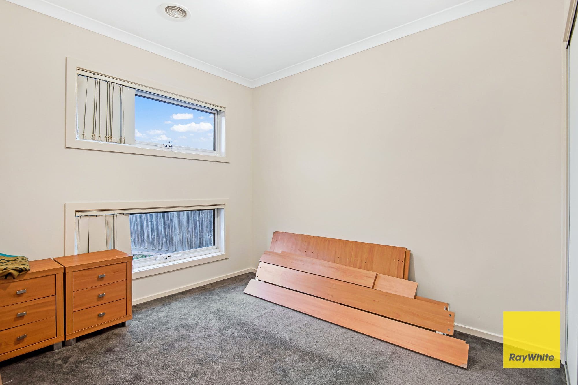 3 Finchley Park Crescent, Tarneit VIC 3029, Tarneit - Thumbnail 2