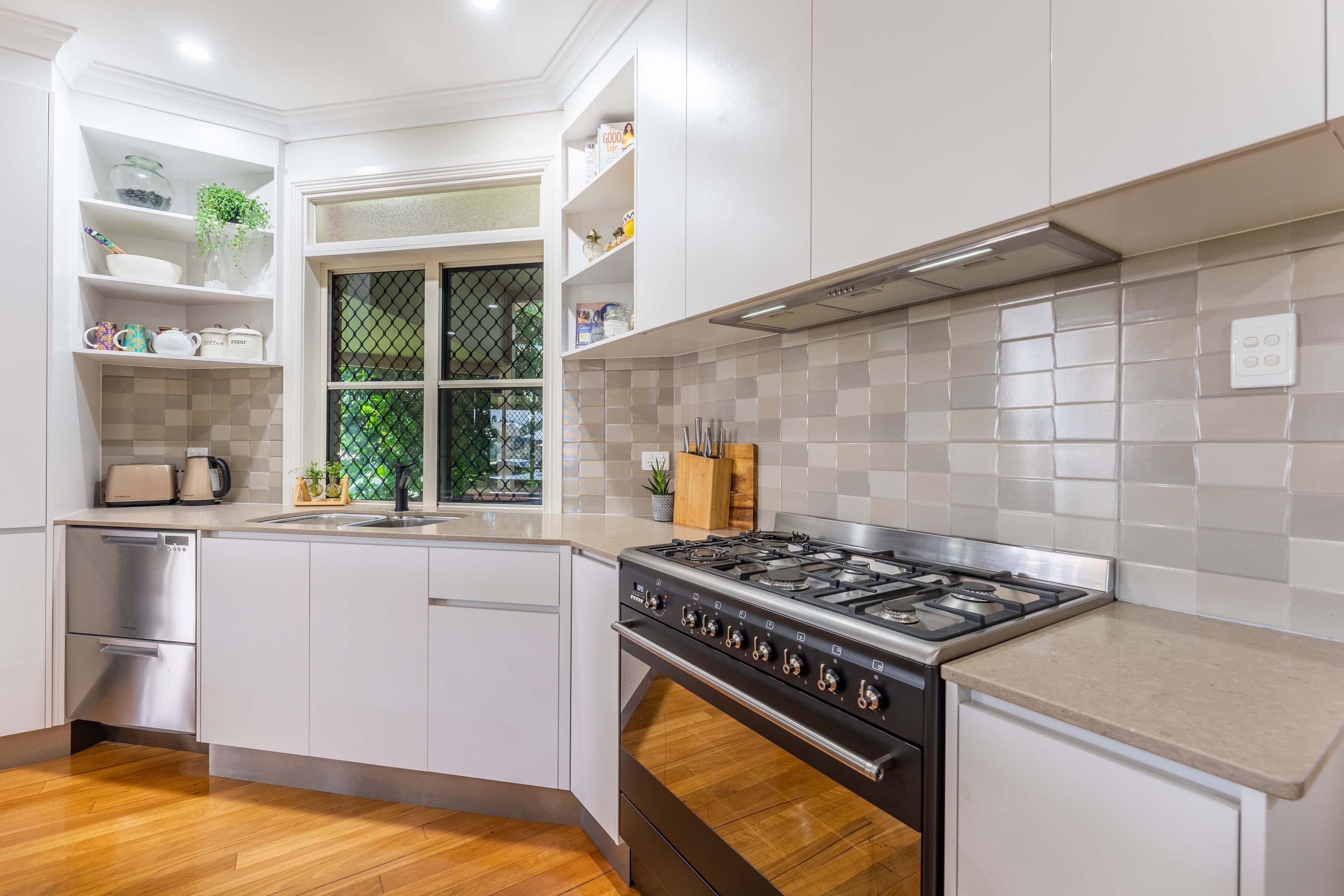 3 Yering Street, Emerald QLD 4720, Emerald - Thumbnail 4