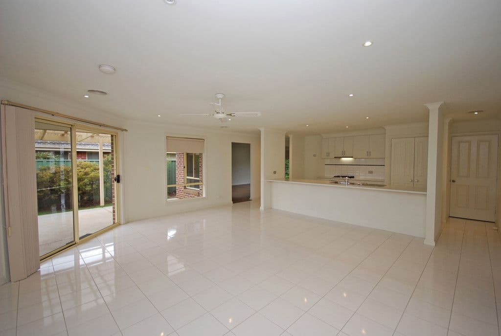 36 Faversham Avenue, Lake Gardens VIC 3355, Lake Gardens - Thumbnail 2