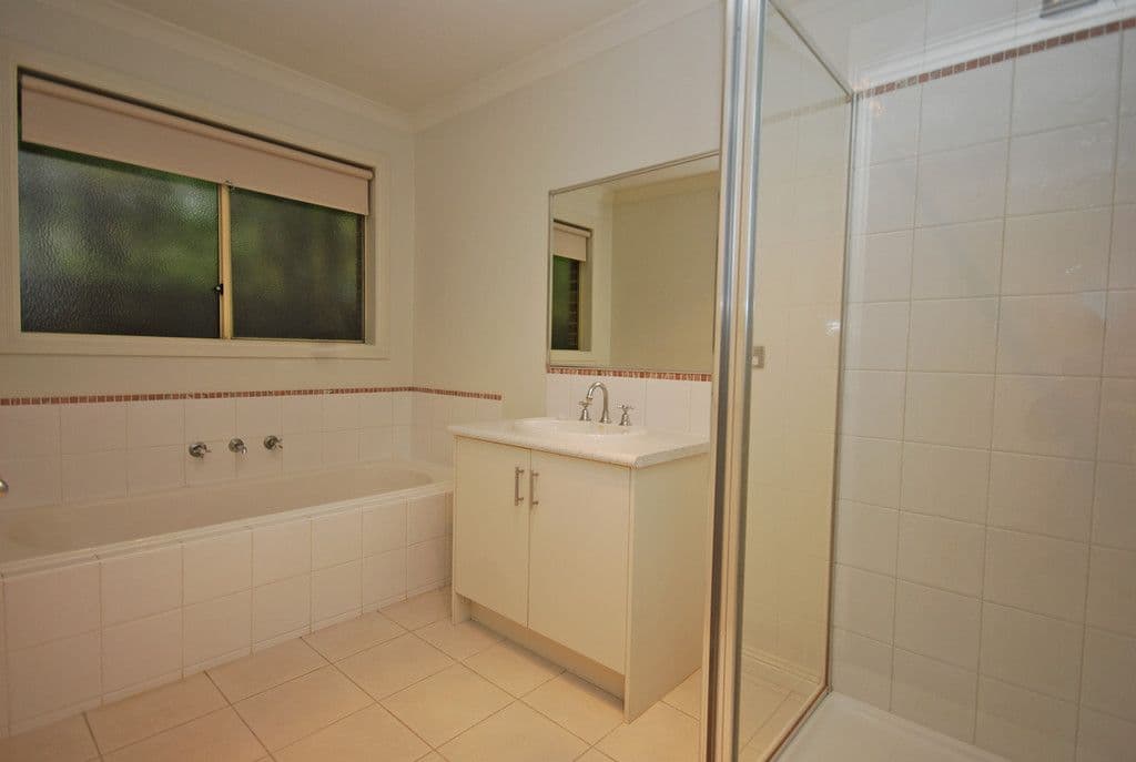36 Faversham Avenue, Lake Gardens VIC 3355, Lake Gardens - Thumbnail 5
