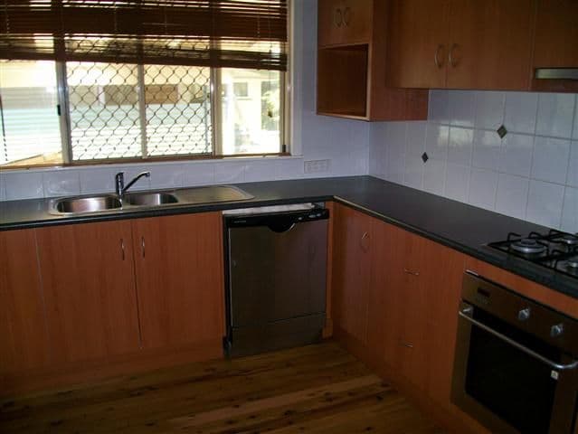 44 Taylor Street, ROMA QLD 4455, Roma - Thumbnail 2
