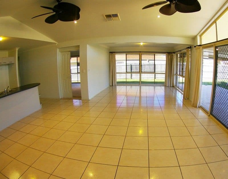 7 Gladstone Court, DECEPTION BAY QLD 4508, Deception Bay - Thumbnail 3