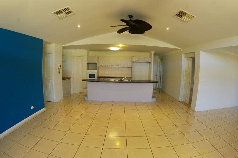 7 Gladstone Court, DECEPTION BAY QLD 4508, Deception Bay - Thumbnail 5