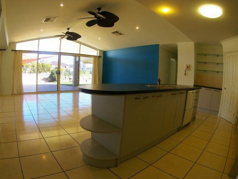 7 Gladstone Court, DECEPTION BAY QLD 4508, Deception Bay - Thumbnail 6