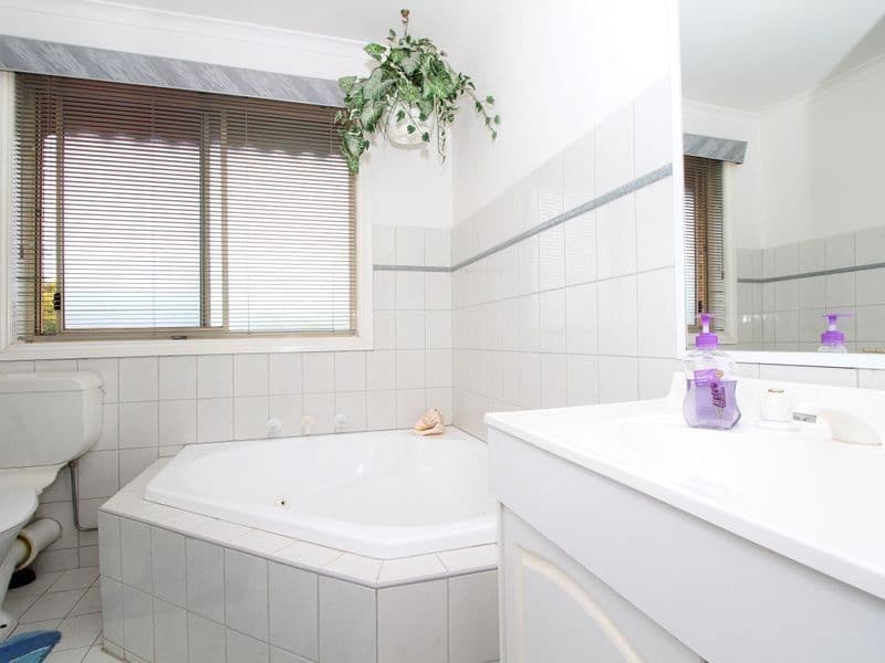 16 Callistemon Rise, MILL PARK VIC 3082, Mill Park - Thumbnail 7