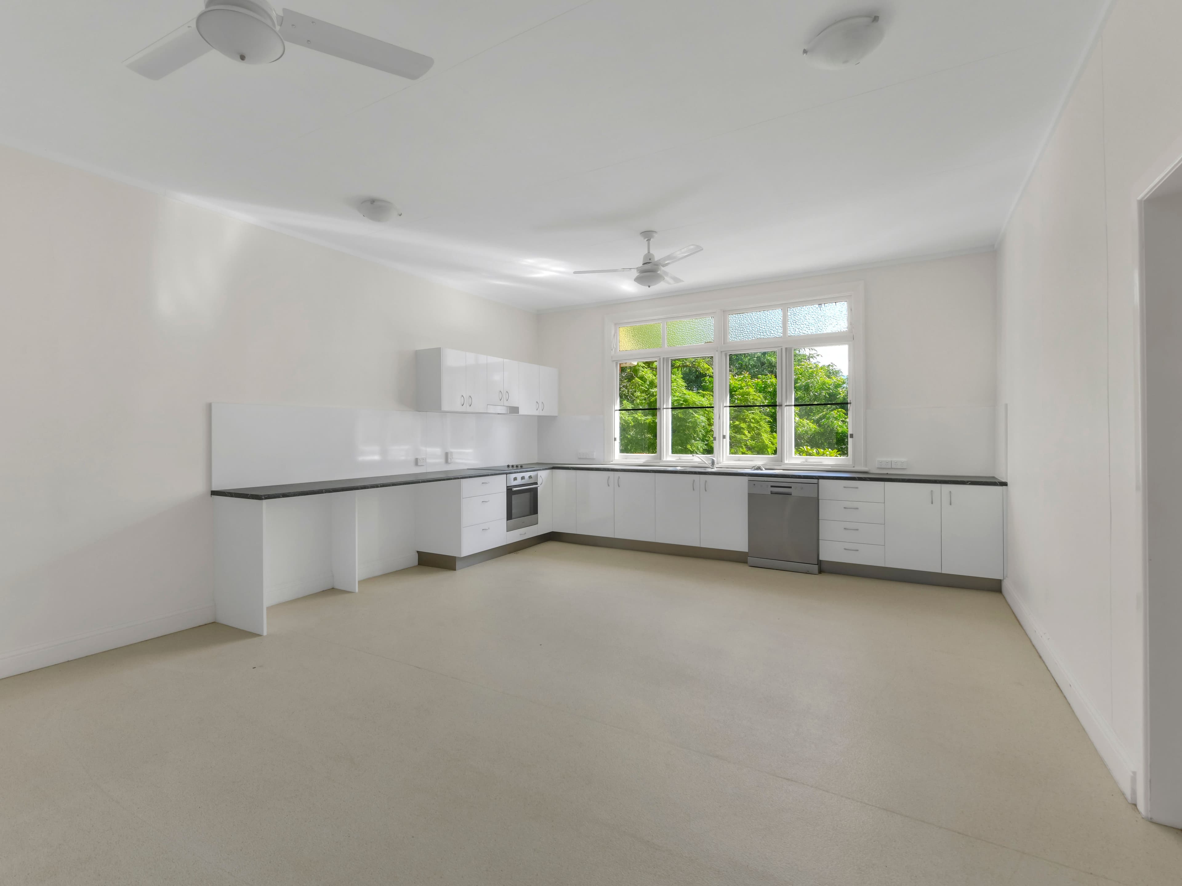15 Haynes Street, POINT VERNON QLD 4655, Point Vernon - Thumbnail 7