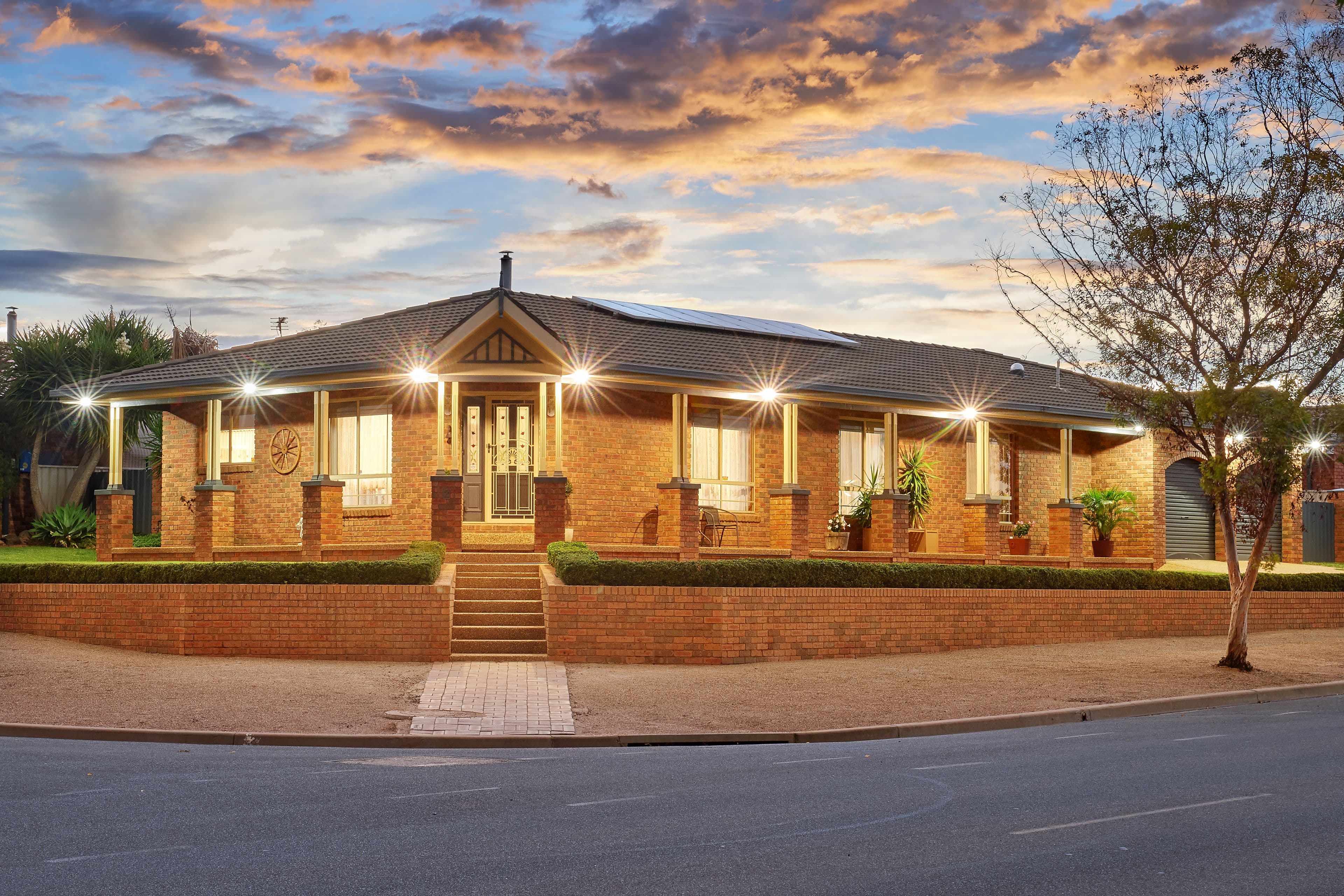 2 Kirrang Avenue, Glenfield Park - Image 1