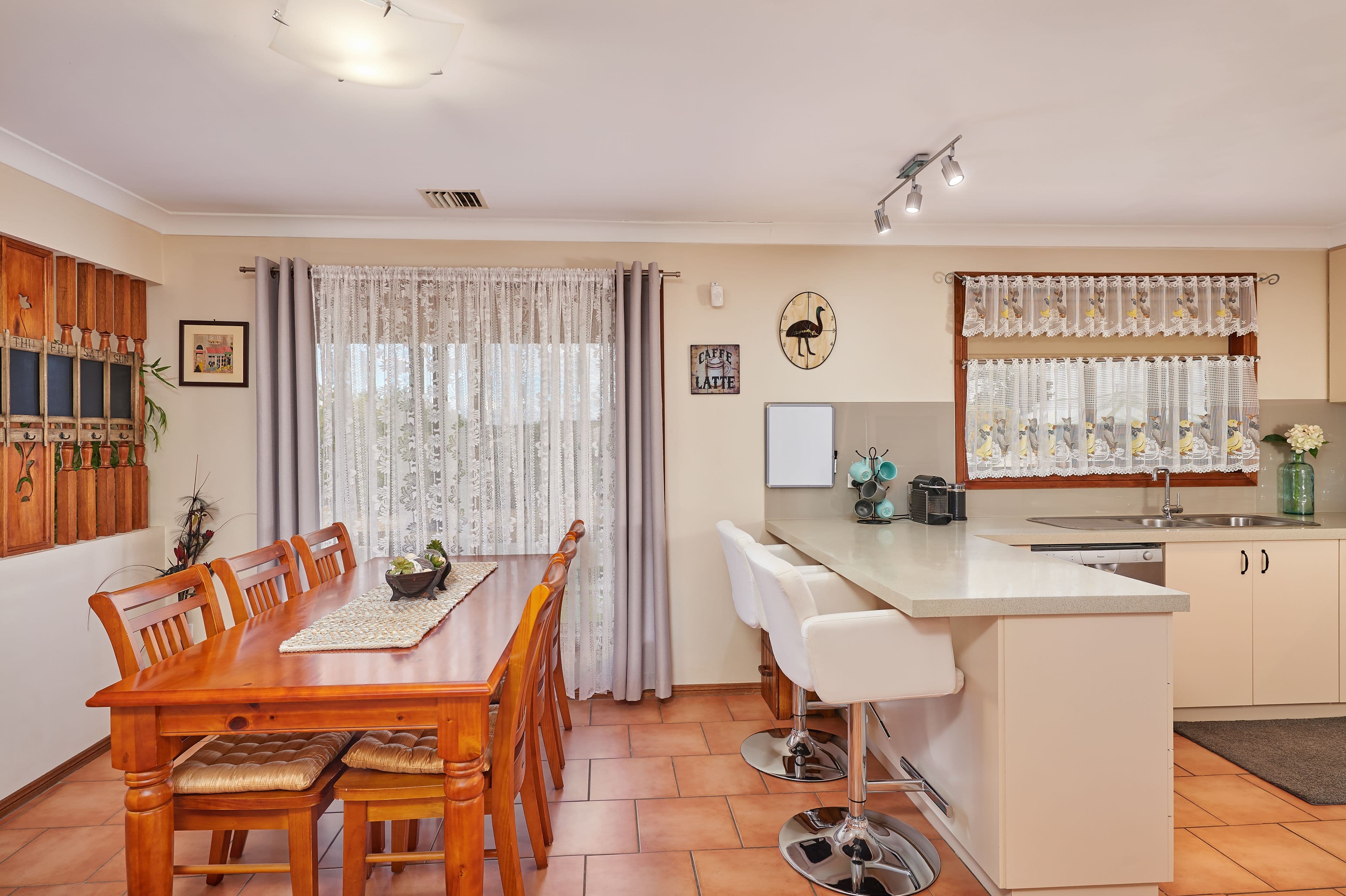2 Kirrang Avenue, Glenfield Park - Thumbnail 4