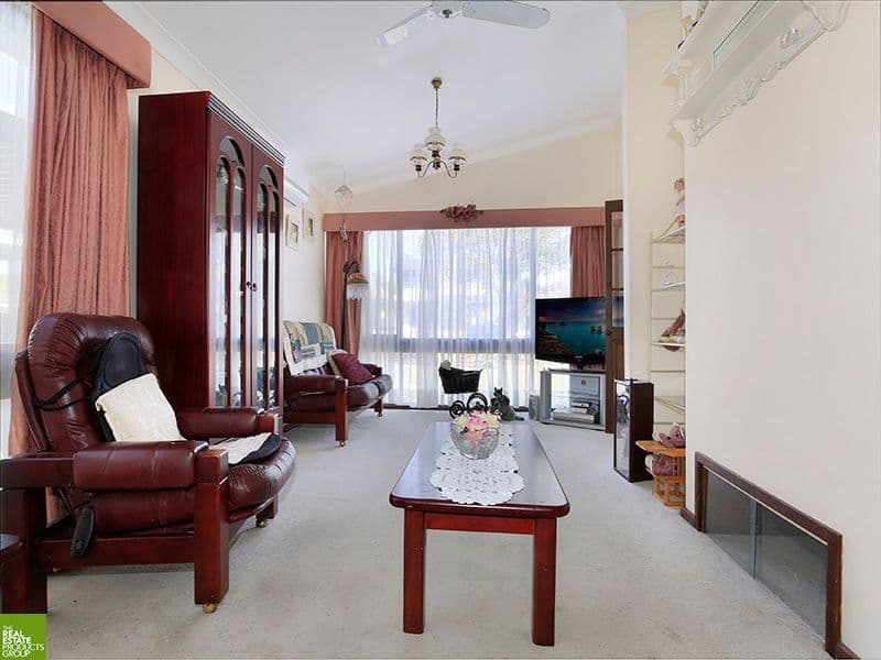 57 Captain Cook Drive, Barrack Heights - Thumbnail 3