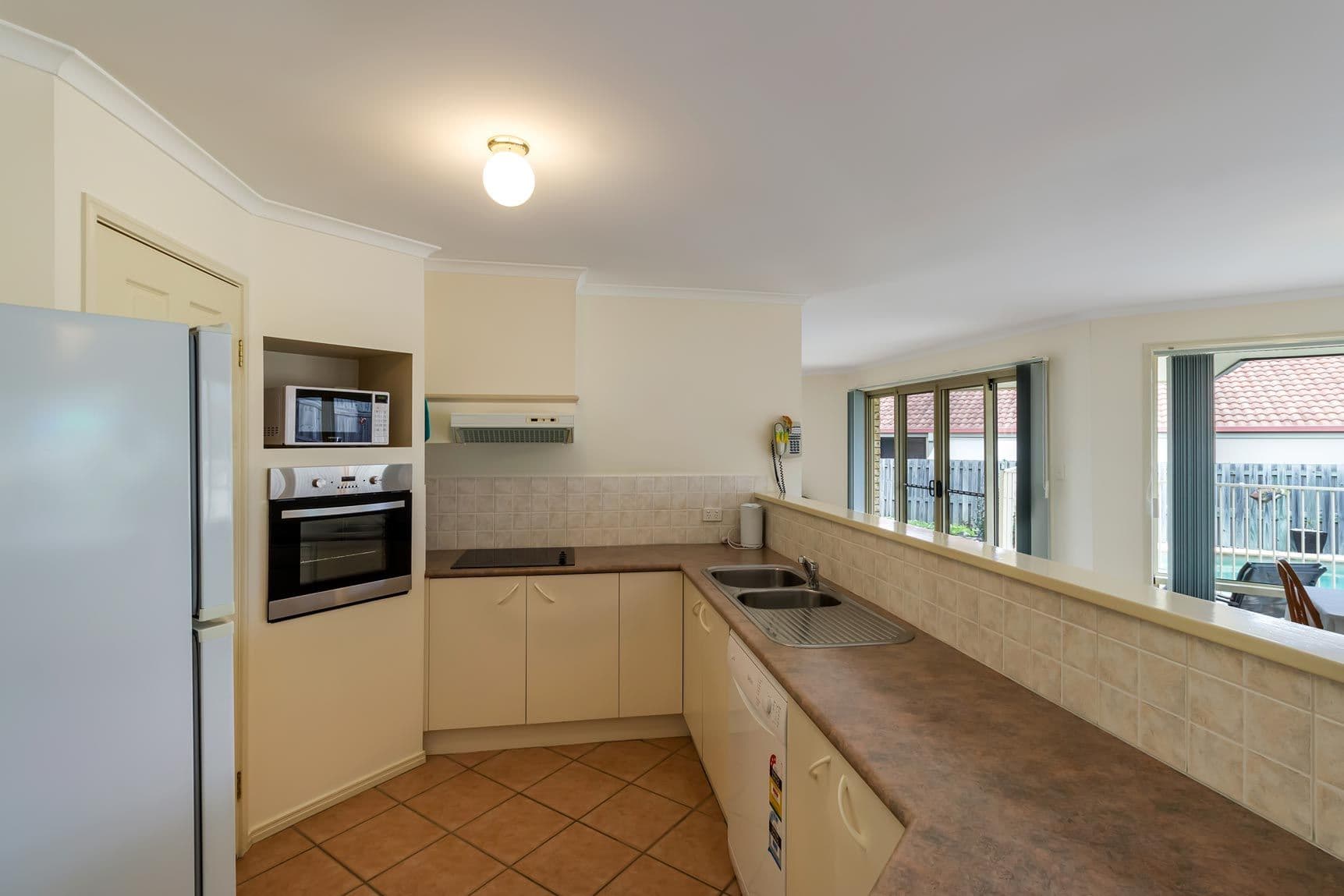 10 Silverash Street, Oxenford QLD 4210, Oxenford - Thumbnail 5