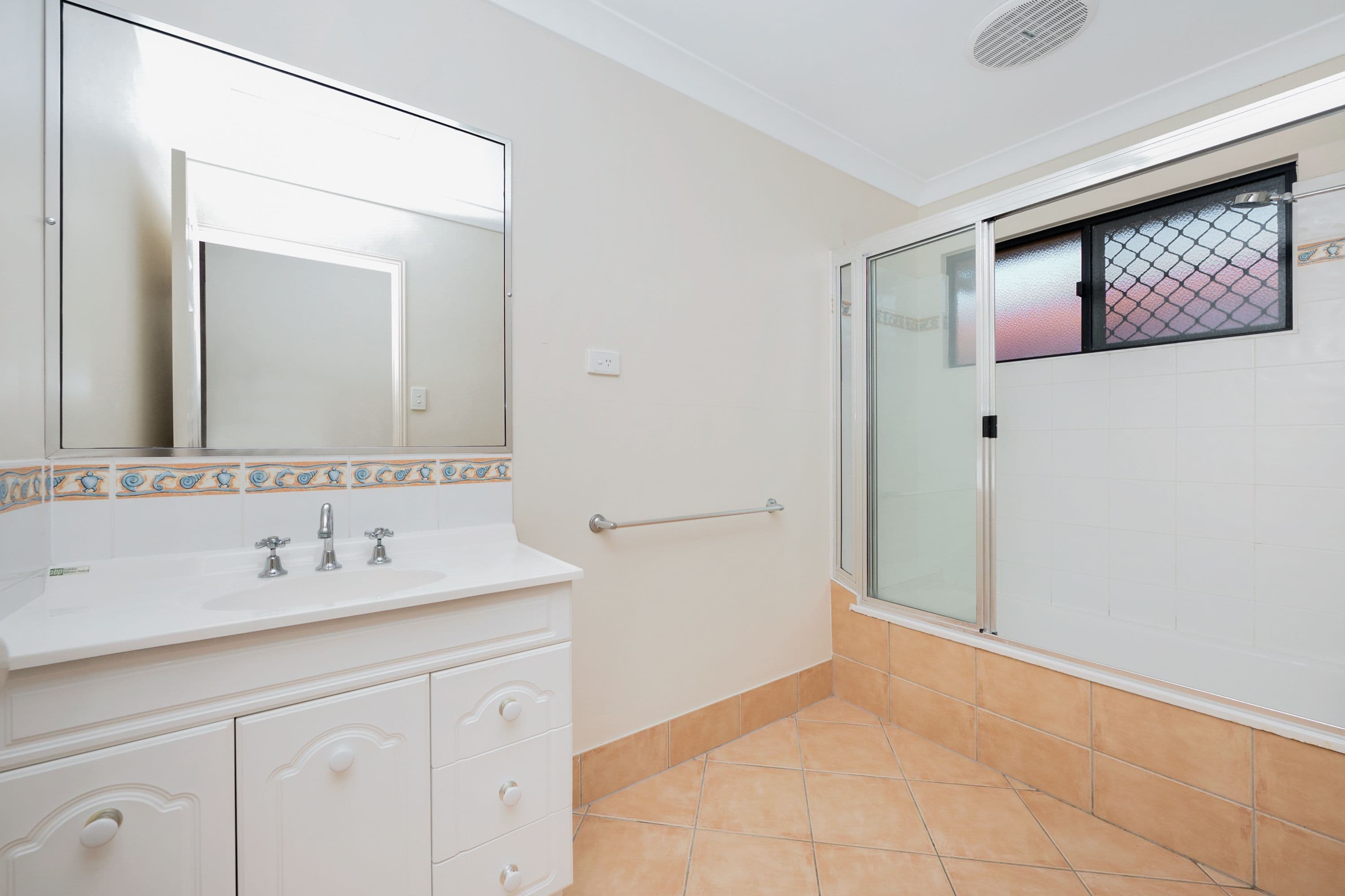 4 Monteray Way, Kirwan QLD 4817, Kirwan - Thumbnail 4