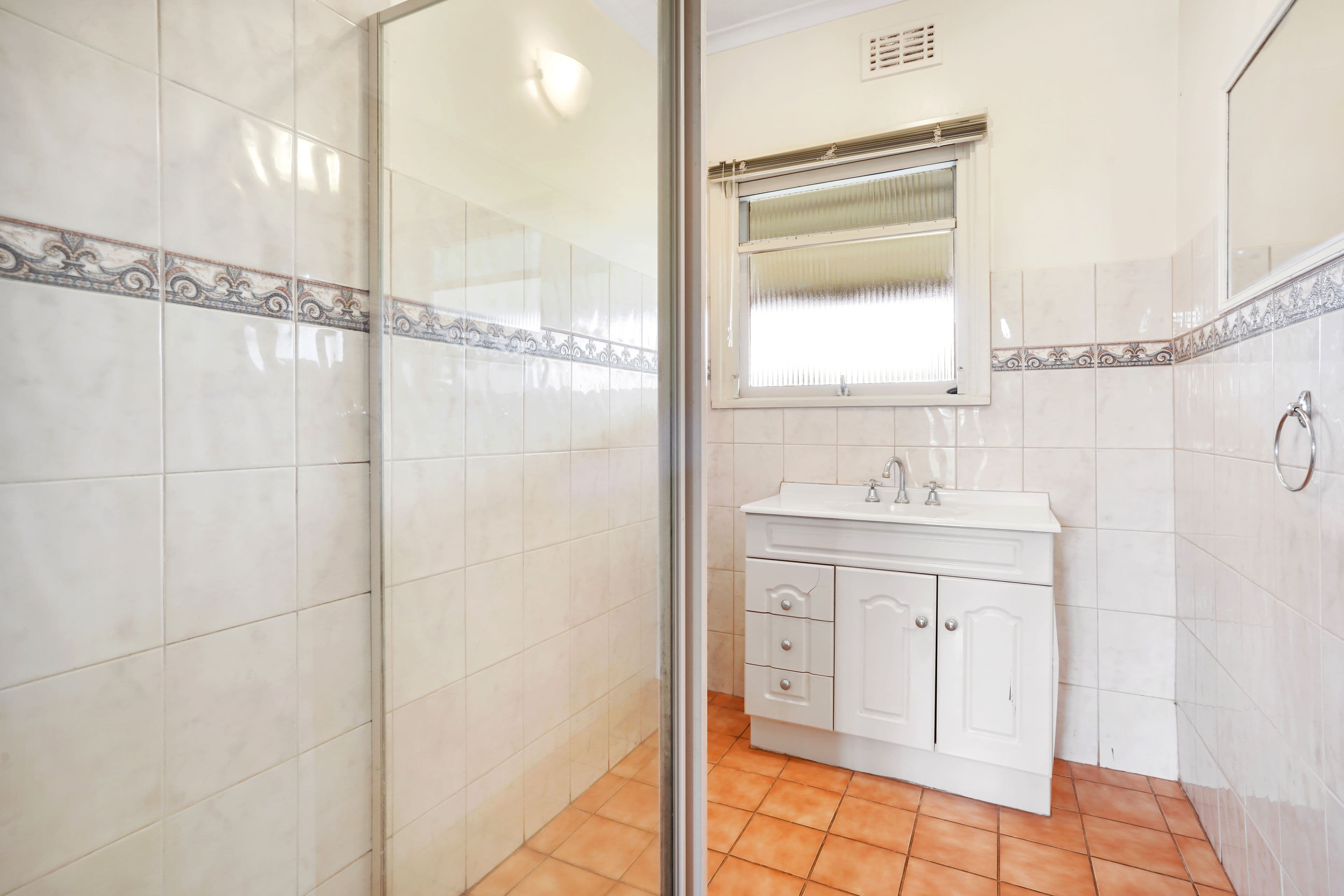 4 Leeside Street, Dandenong North VIC 3175, Dandenong North - Thumbnail 8