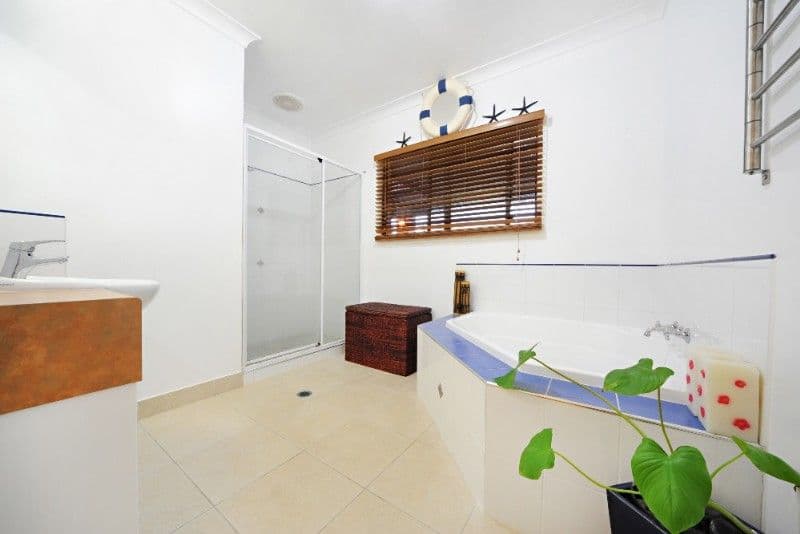 66 Galbraith Park Drive, CANNONVALE QLD 4802, Cannonvale - Thumbnail 8