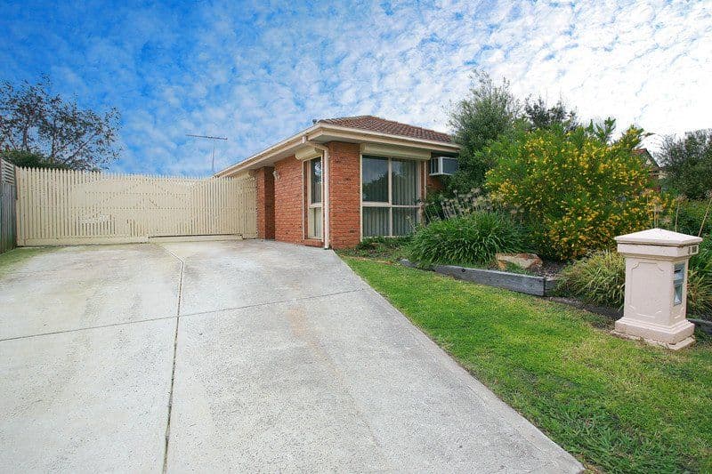 4 Annand Close, CRANBOURNE VIC 3977, Cranbourne West - Image 1