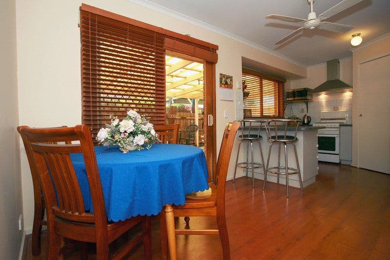 4 Annand Close, CRANBOURNE VIC 3977, Cranbourne West - Thumbnail 4