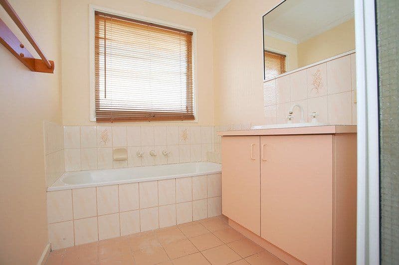 4 Annand Close, CRANBOURNE VIC 3977, Cranbourne West - Thumbnail 6