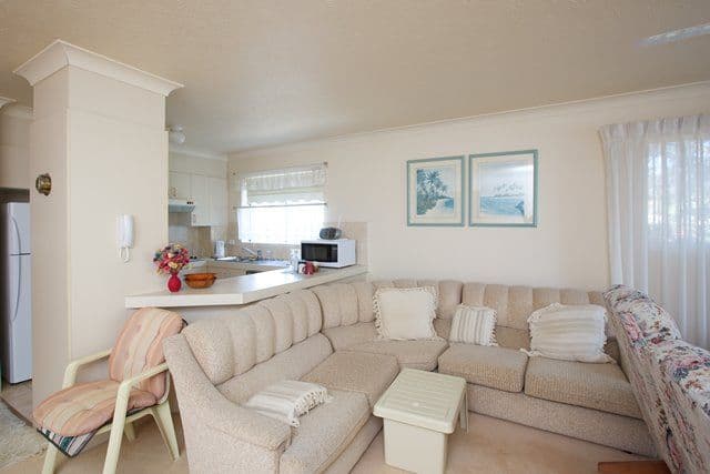 22 Jennifer Avenue, RUNAWAY BAY QLD 4216, Runaway Bay - Thumbnail 4