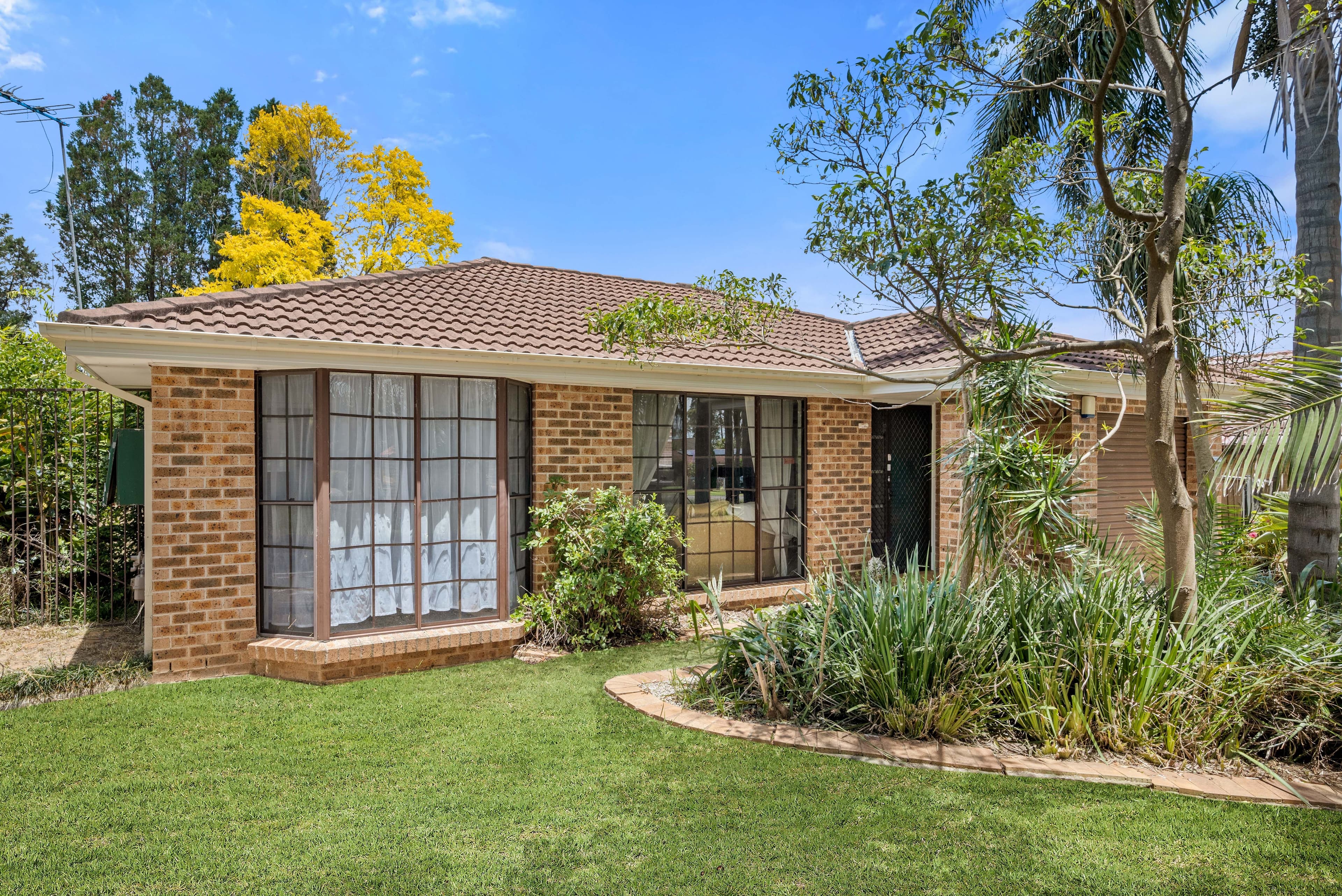 12 Astelia Street, Macquarie Fields NSW 2564, Macquarie Fields - Thumbnail 3