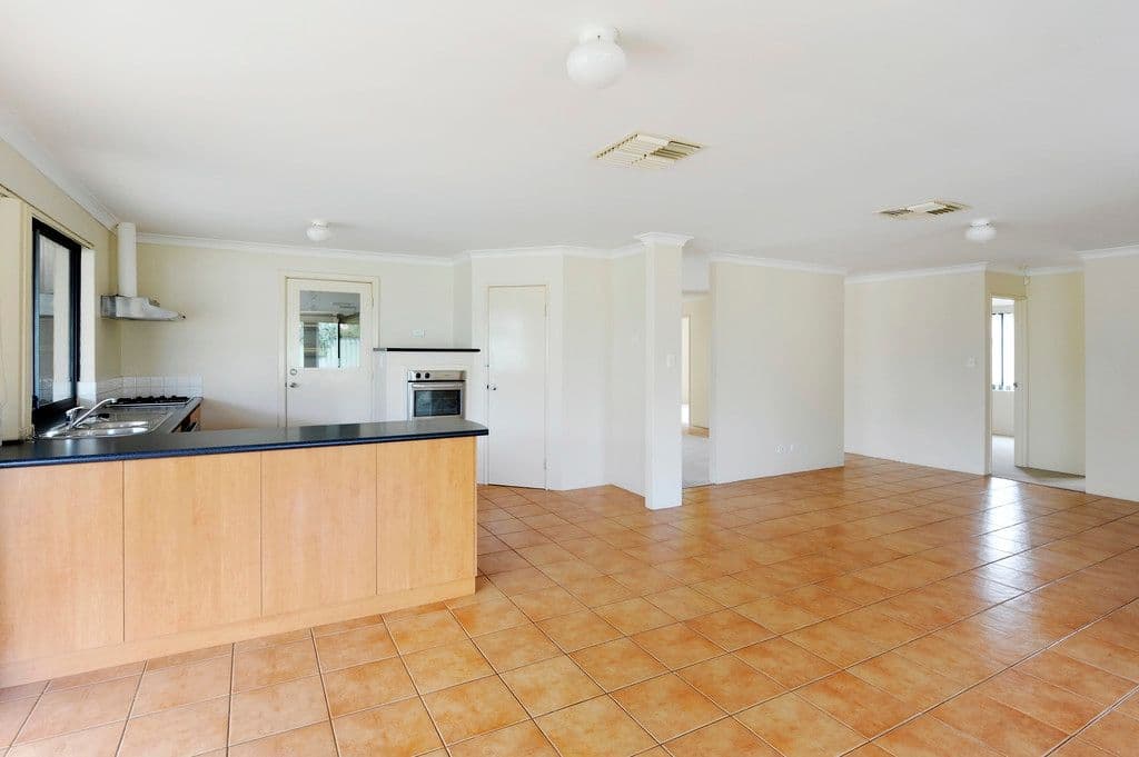 4 Busan Way, PORT KENNEDY WA 6172, Port Kennedy - Thumbnail 2