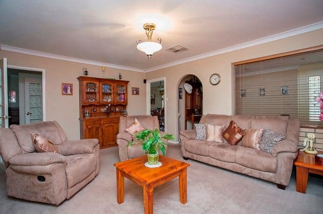18 Flora Terrace, LESMURDIE WA 6076, Lesmurdie - Thumbnail 4