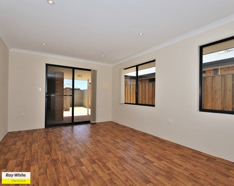 27 Grassdale Parkway, ELLENBROOK WA 6069, Ellenbrook - Thumbnail 2