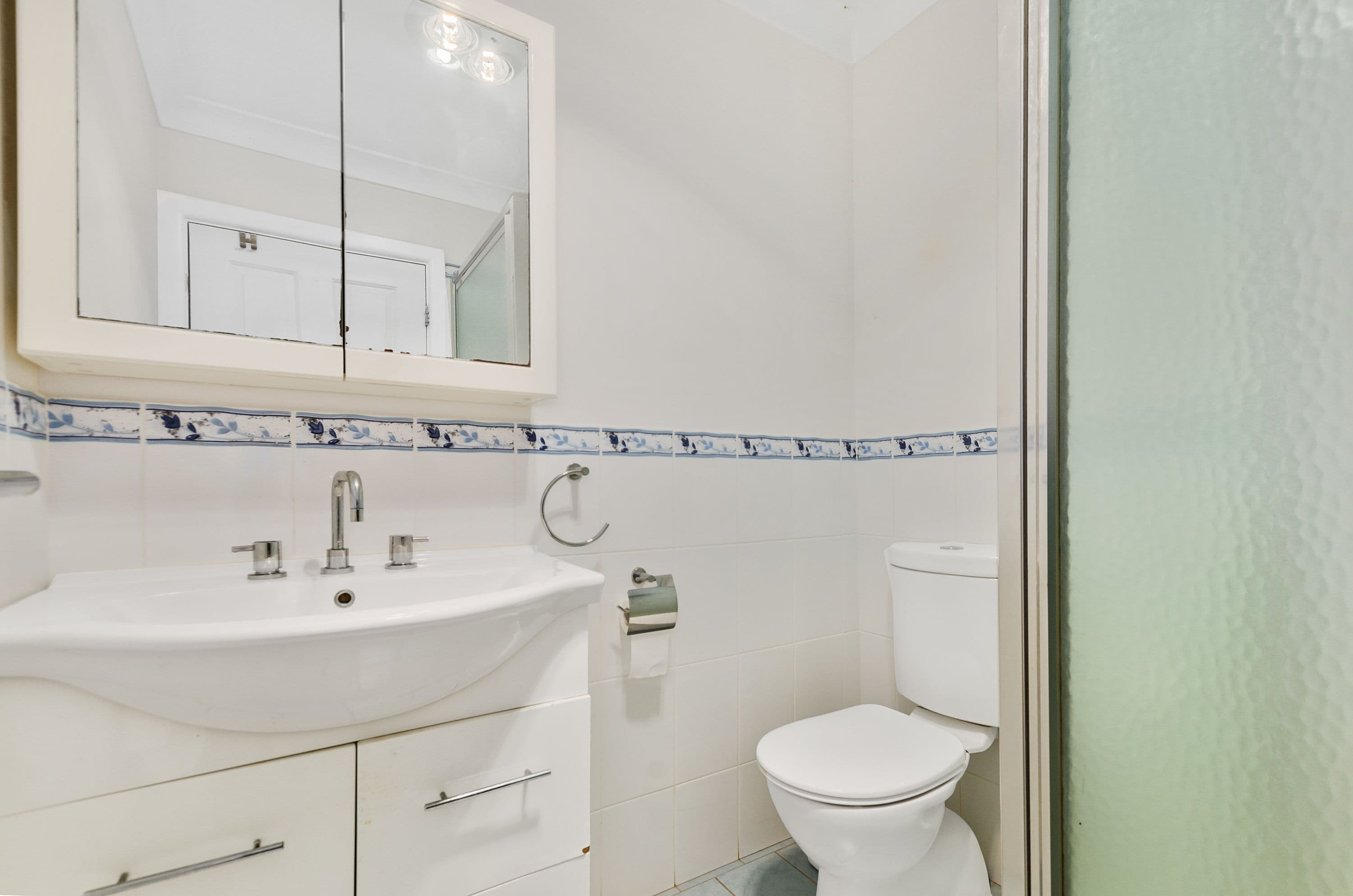 14 Romley Crescent, OAKHURST, Oakhurst - Thumbnail 3