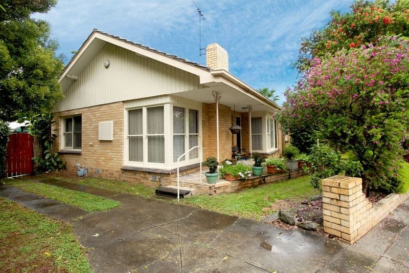 12 Panoramic Grove, GLEN WAVERLEY VIC 3150, Glen Waverley - Thumbnail 2