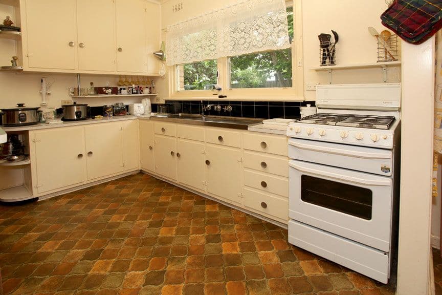 12 Panoramic Grove, GLEN WAVERLEY VIC 3150, Glen Waverley - Thumbnail 4
