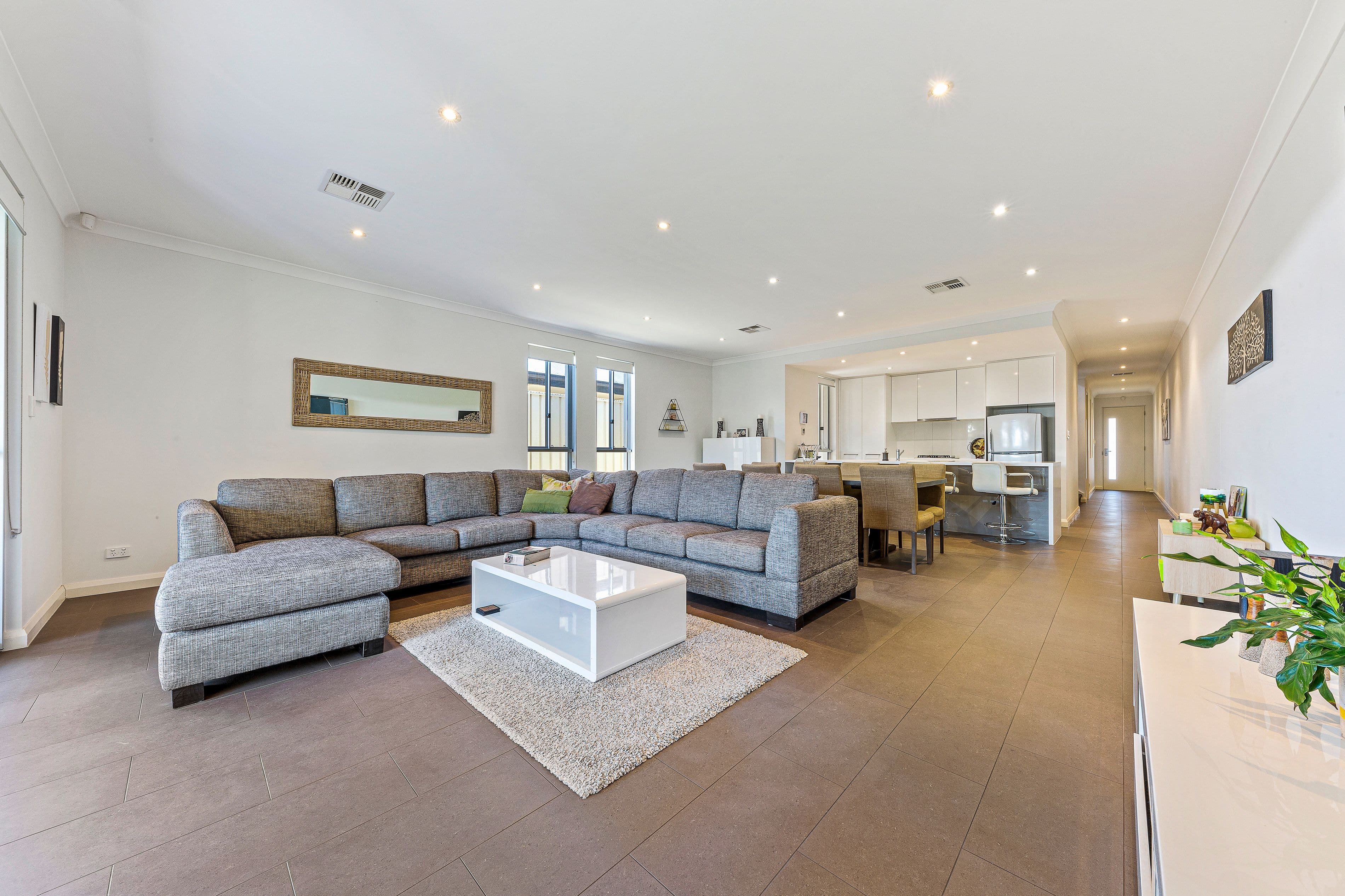 30 Bolingbroke Avenue, Henley Beach SA 5022, Henley Beach - Thumbnail 2