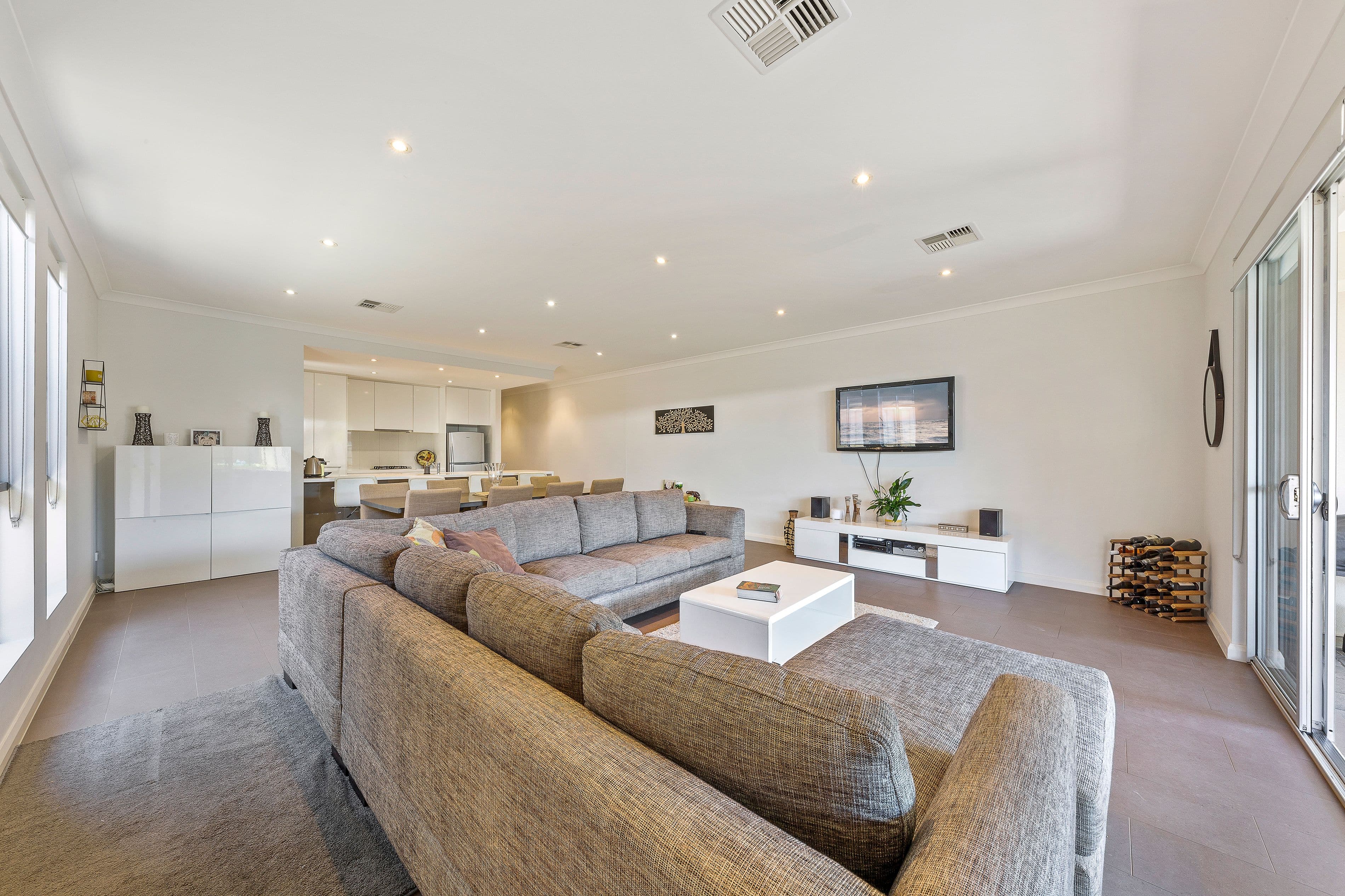 30 Bolingbroke Avenue, Henley Beach SA 5022, Henley Beach - Thumbnail 3