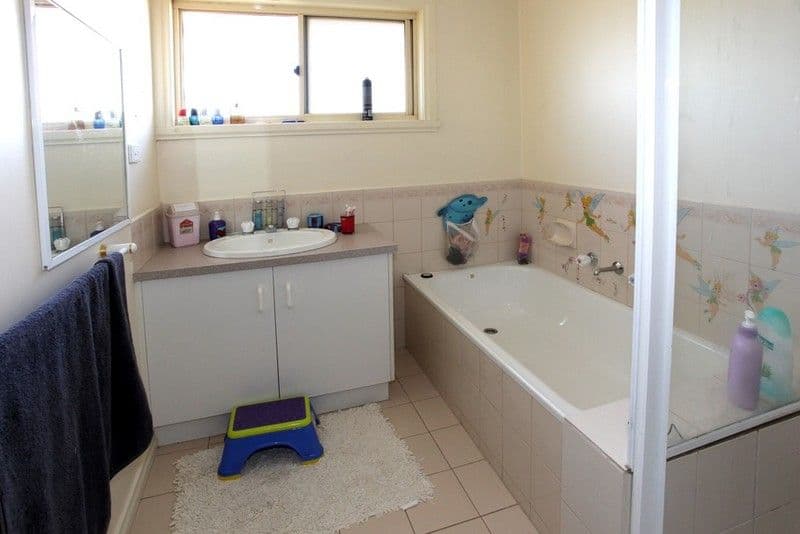 15 HAMMOND Court, ALTONA MEADOWS VIC 3028, Altona Meadows - Thumbnail 3