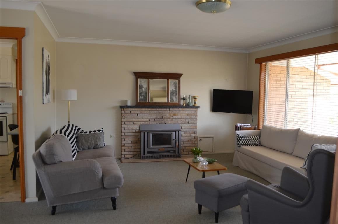96 Simpson Street, Tumut - Thumbnail 5