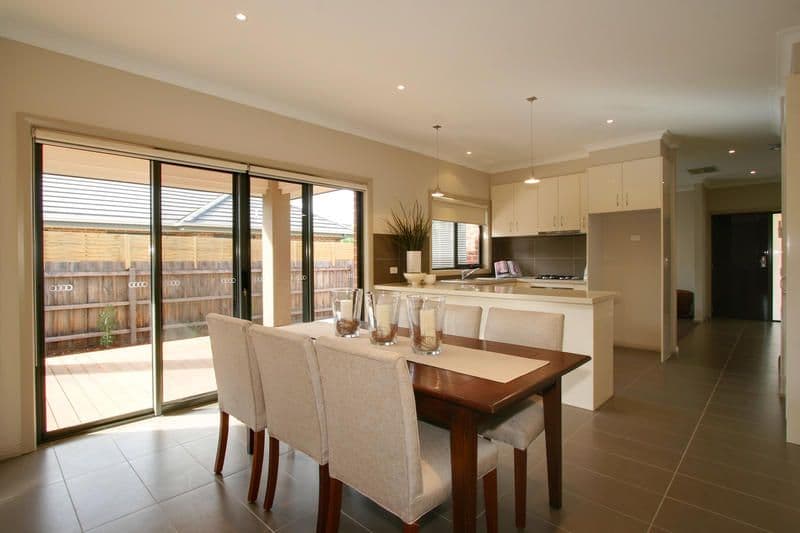 19 Blackwood Avenue, MENTONE VIC 3194, Mentone - Thumbnail 2