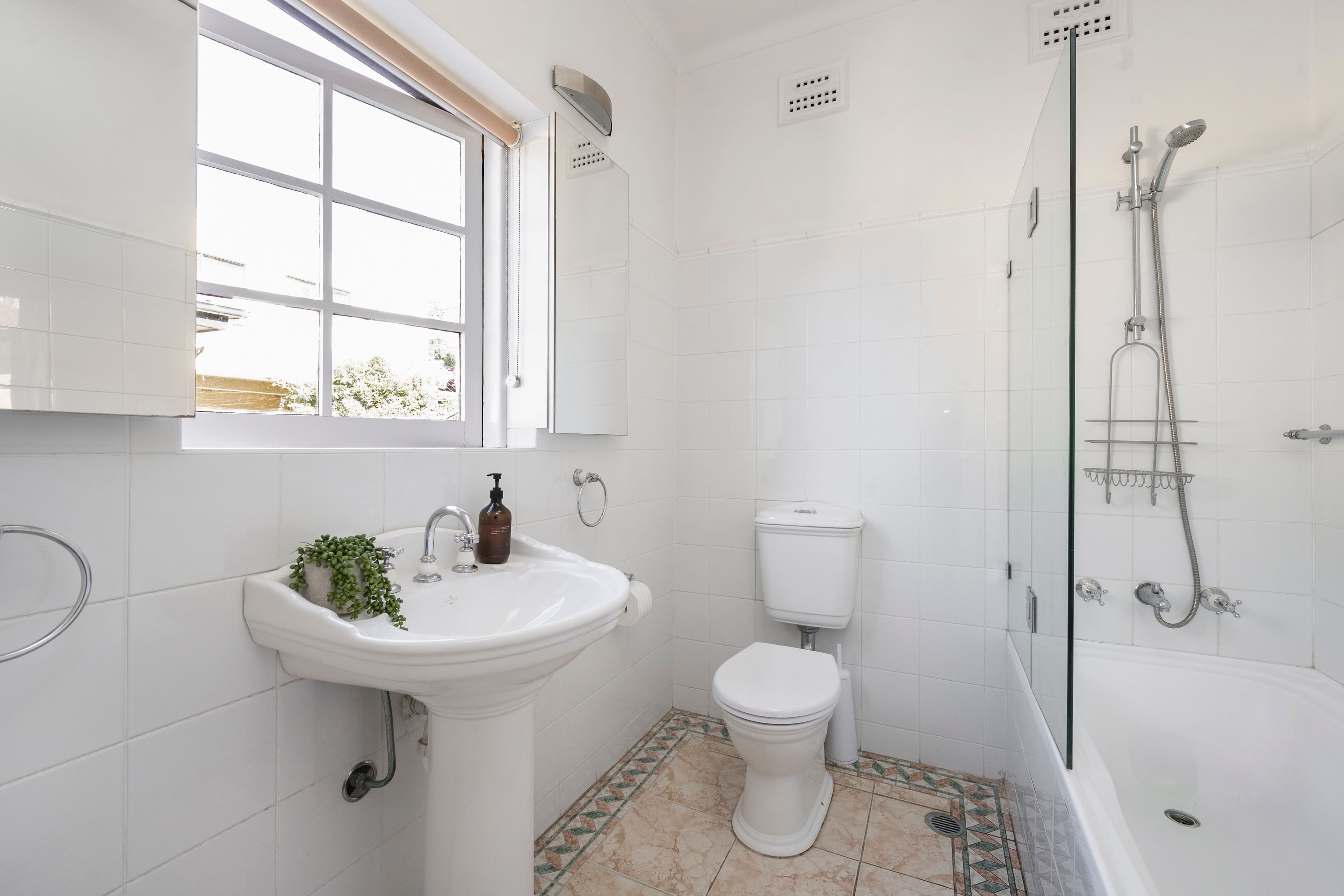 98 Sugarloaf Crescent, Castlecrag NSW 2068, Castlecrag - Thumbnail 6