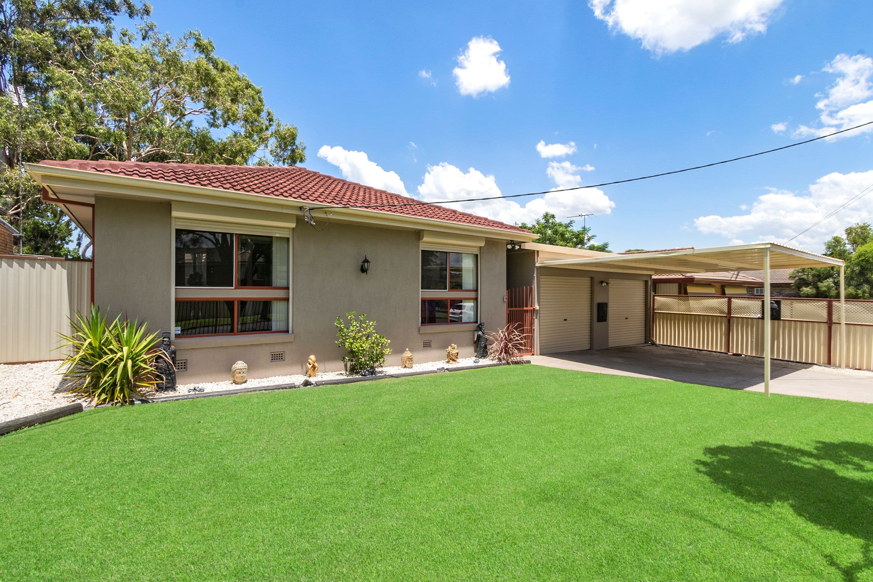 6 Bradley Road, South Windsor - Image 1
