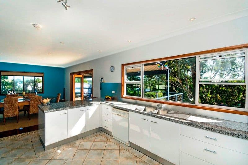 12 Kaffia Court, ELANORA QLD 4221, Elanora - Thumbnail 4