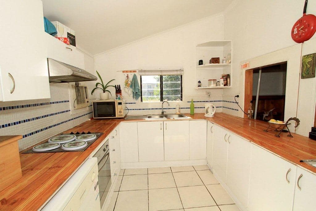 206 Canning Street, ALLENSTOWN QLD 4700, Allenstown - Thumbnail 3