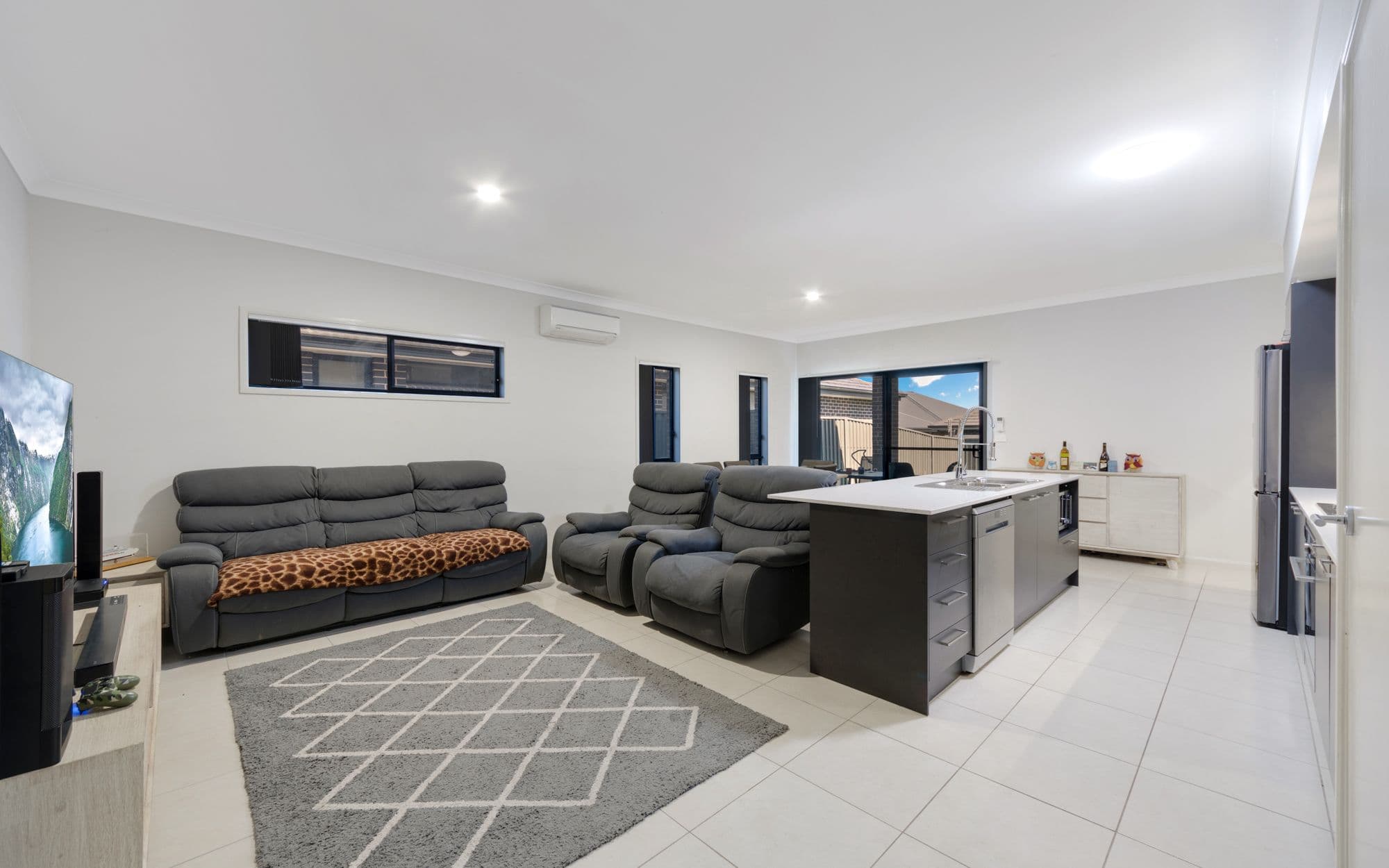 12 Fleming Street, Spring Farm NSW 2570, Spring Farm - Thumbnail 4