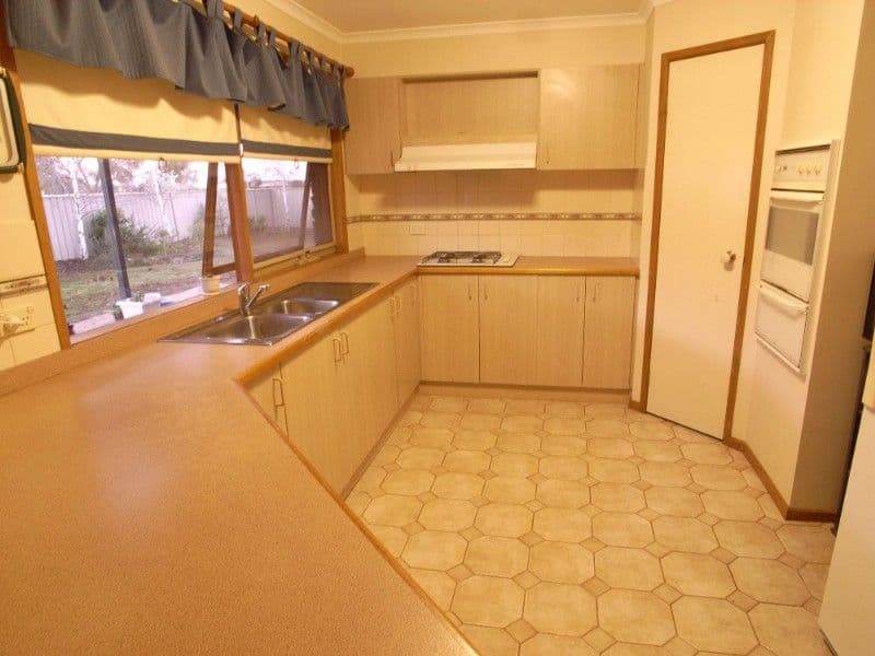 27 Heysen Avenue, SHEPPARTON VIC 3630, Shepparton - Thumbnail 2