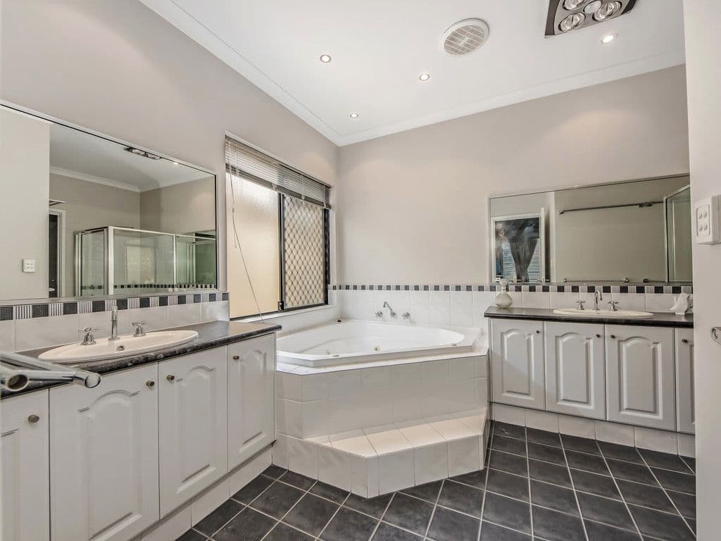 12 Hursthill Street, Madeley WA 6065, Madeley - Thumbnail 5