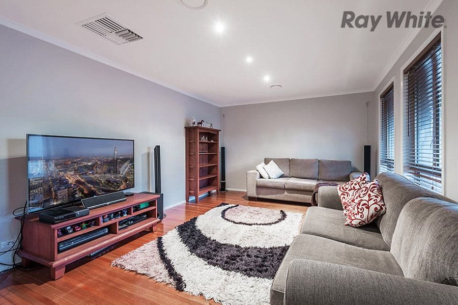 2 Poa Court, Delahey VIC 3037, Delahey - Thumbnail 2