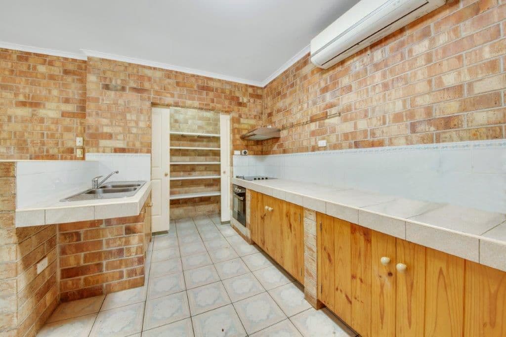 16 Emerson Court, South Gladstone QLD 4680, South Gladstone - Thumbnail 2