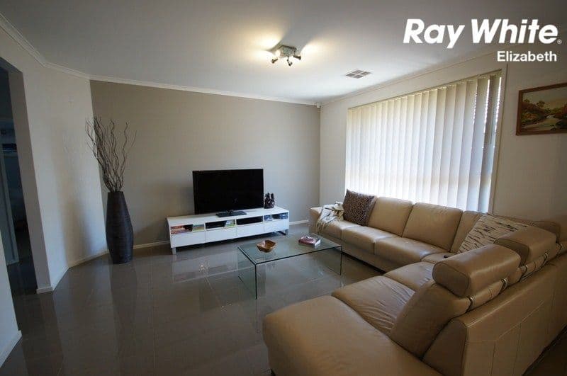 5 Flannery Crescent, Andrews Farm SA 5114, Andrews Farm - Thumbnail 2