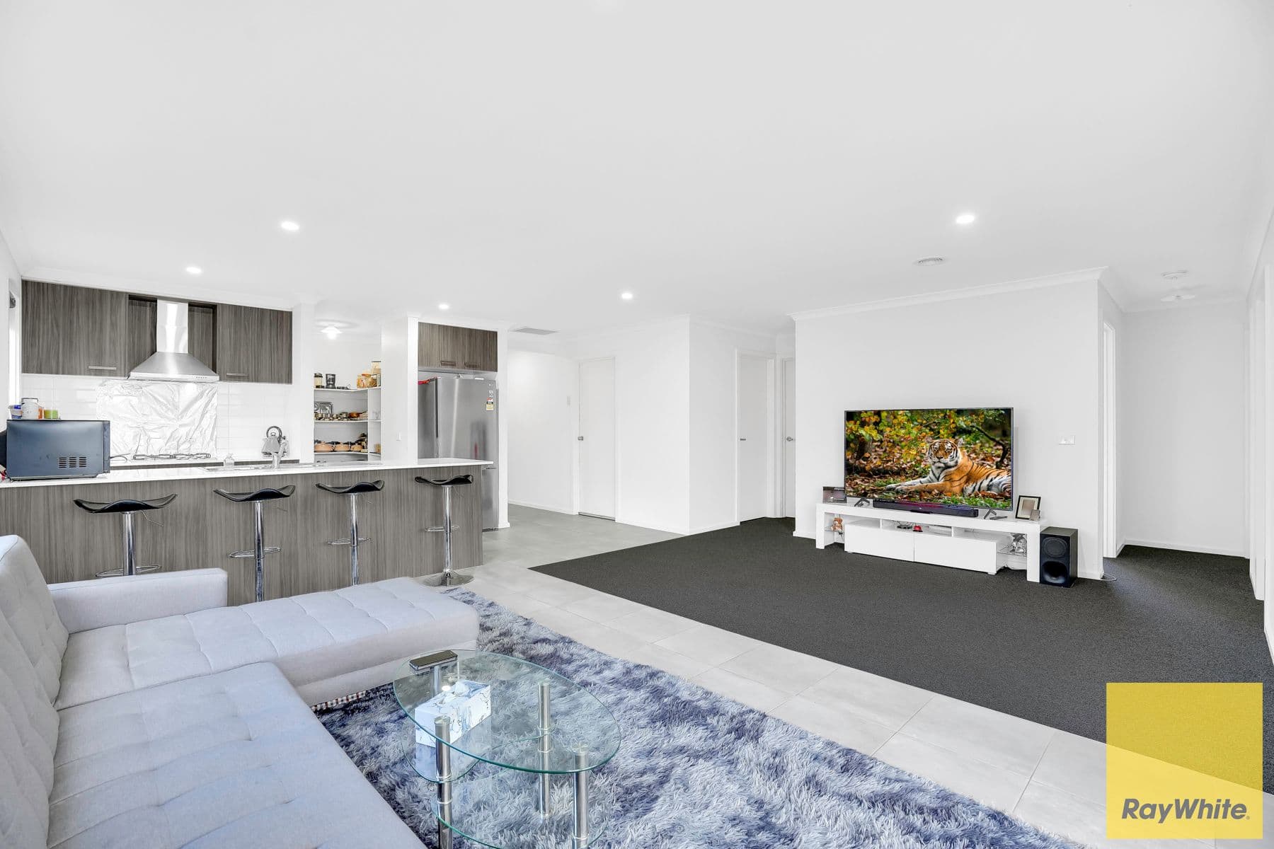19 Cochrane Avenue, Mickleham VIC 3064, Mickleham - Thumbnail 2