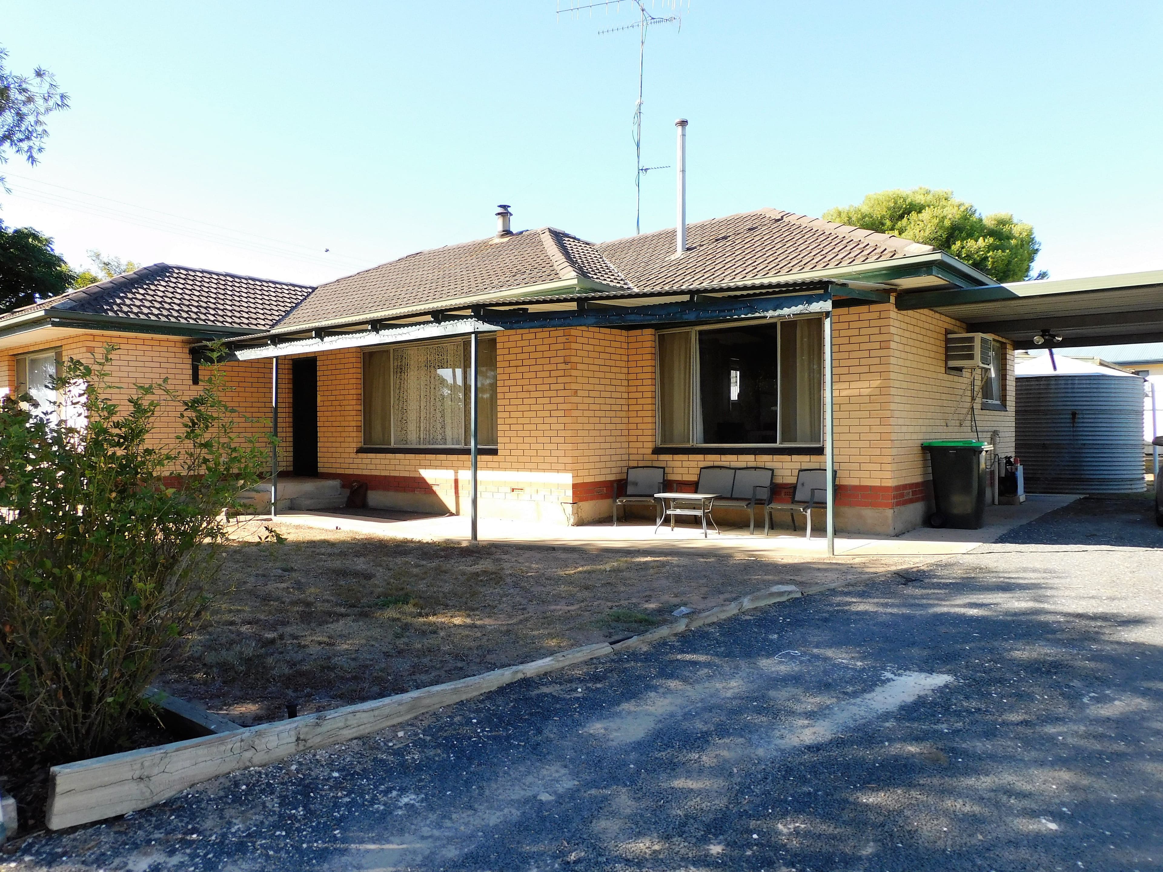 12 Oliver Street, Bordertown SA 5268, Bordertown - Image 1
