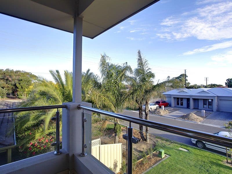 3 Hughes Avenue, HENLEY BEACH SA 5022, Henley Beach - Thumbnail 3
