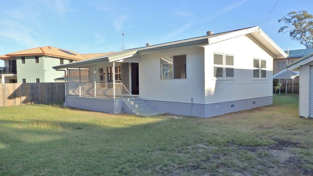 42 Esplanade, Point Vernon QLD 4655, Point Vernon - Thumbnail 2